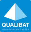 Entreprise certifiée Qualibat pour la pose  de moquette, parquet, revêtement de sol PVC, gazon synthétique, terrasse bois et Ipé